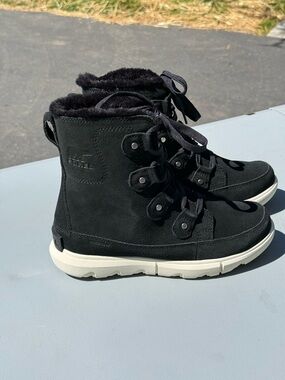 Sorel Women’s Black Faux-Fur Lined Lace-Up Winter Boots